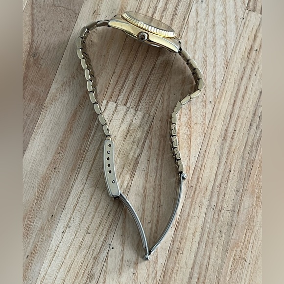 Seiko Ladies Watch Vintage Gold Tone Bracelet and Dial Day Date Windows - Picture 6 of 11